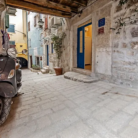 Guest house SOTTO I VOLTI Centro Storico-3